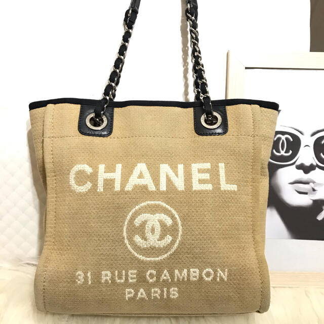 CHANEL♡ドーヴィル♡トートバッグ♡正規品♡シャネル♡ベージュ♡白♡黒レディース