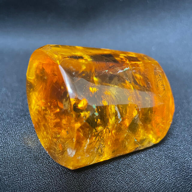 最高品質　宝石質　インペリアルトパーズ　142ｇ　710ct