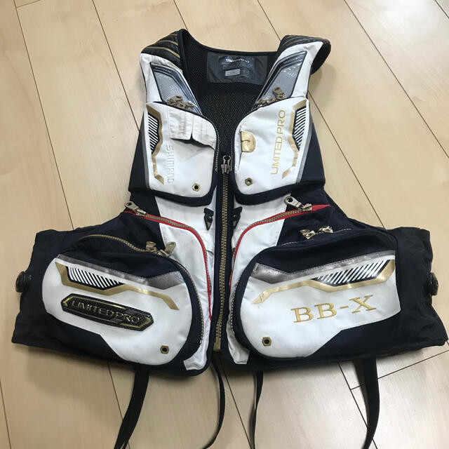 SHIMANO(シマノ)の野口さん専用　GORE-TEX®︎PRO レインウェアとライフジャケットのセット スポーツ/アウトドアのフィッシング(ウエア)の商品写真