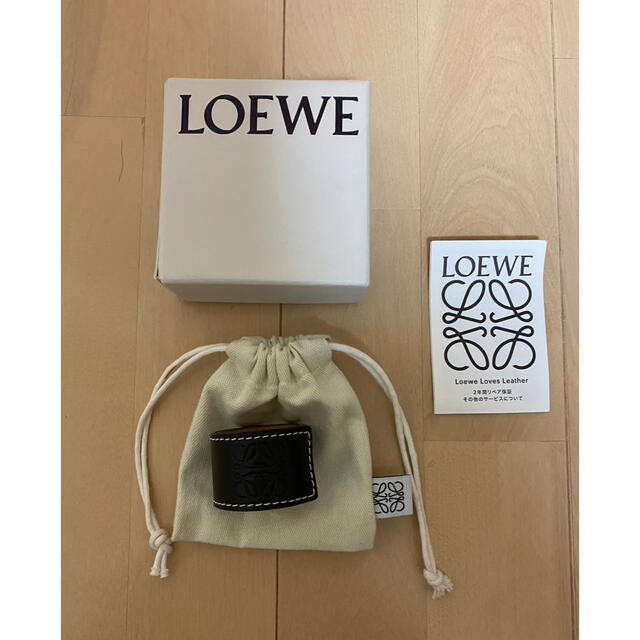 LOEWE(ロエベ)のLOEWE ロエベ レザーブレスレット  レディースのアクセサリー(ブレスレット/バングル)の商品写真