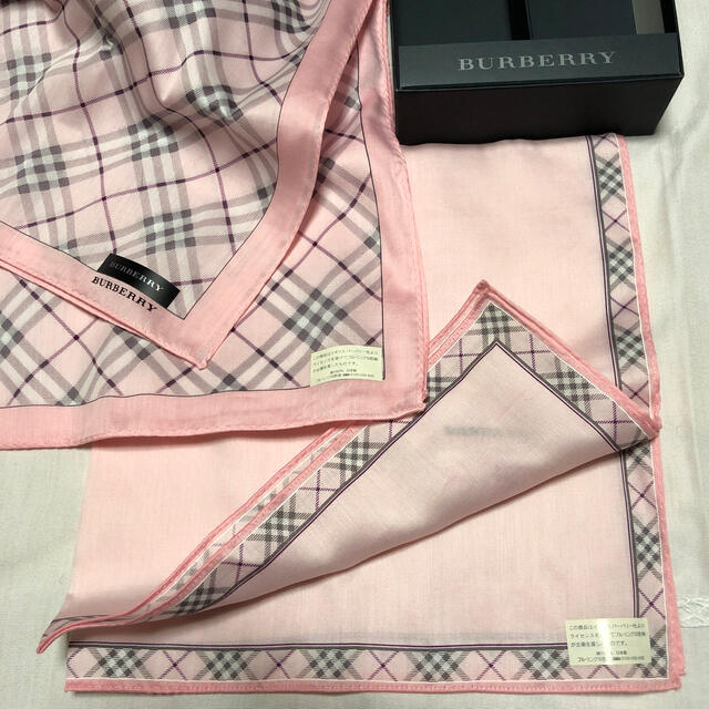 BURBERRY(バーバリー)の🌸バーバリー　ハンカチ2枚　新品🌸 レディースのファッション小物(ハンカチ)の商品写真