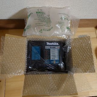 マキタ(Makita)のマキタ　新品　急速充電器　DC18RF(工具/メンテナンス)