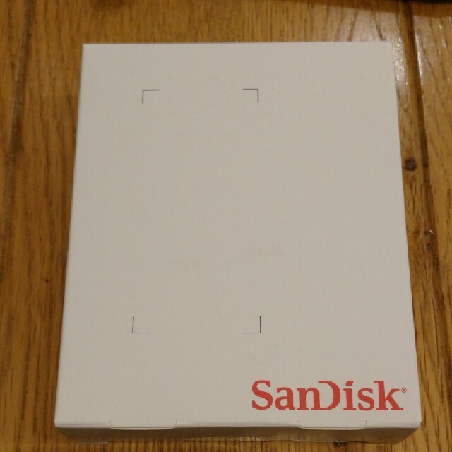 SanDisk(サンディスク)のSanDisk PortableSSD 1TB SDSSDE60-1T00-GH スマホ/家電/カメラのPC/タブレット(PC周辺機器)の商品写真