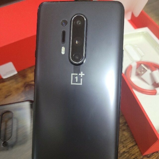 ANDROID(アンドロイド)の[美品]OnePlus 8 Pro　RAM12GB ROM256 BLACK スマホ/家電/カメラのスマートフォン/携帯電話(スマートフォン本体)の商品写真