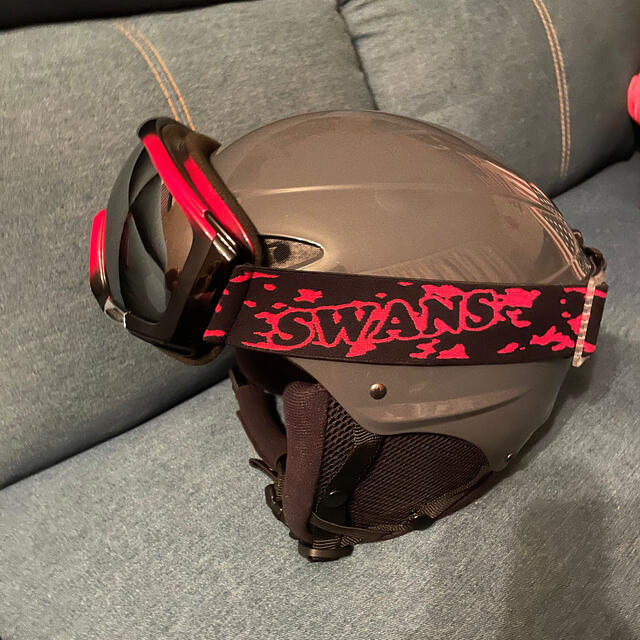 SWANS(スワンズ)のswans スワンズ　ヘルメット　ゴーグル　セット スポーツ/アウトドアのスノーボード(ウエア/装備)の商品写真
