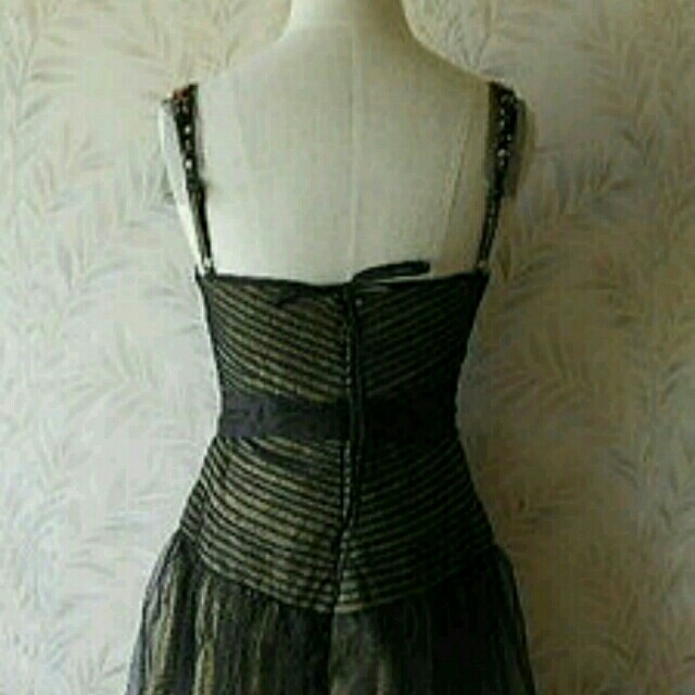 BCBGMAXAZRIA(ビーシービージーマックスアズリア)のBCBG★ブラックゴールドチュールドレス レディースのフォーマル/ドレス(ミディアムドレス)の商品写真