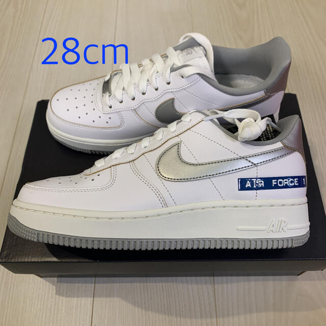 NIKE AIR FORCE 1 ’07 LV8 28cmスニーカー