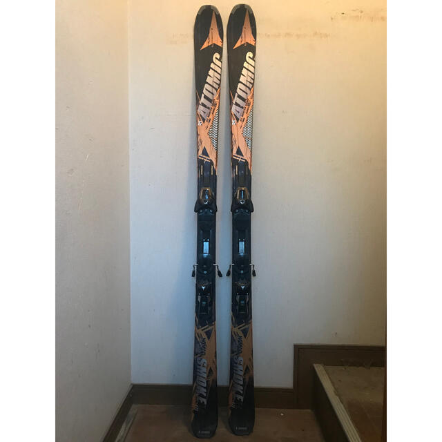ATOMIC(アトミック)のATOMIC オールラウンド スキー板金具付き スポーツ/アウトドアのスキー(板)の商品写真