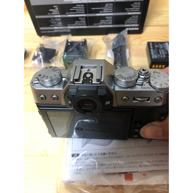 富士フイルム(フジフイルム)のFujifilm X-T30 シルバー スマホ/家電/カメラのカメラ(ミラーレス一眼)の商品写真