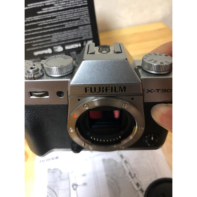 富士フイルム(フジフイルム)のFujifilm X-T30 シルバー スマホ/家電/カメラのカメラ(ミラーレス一眼)の商品写真