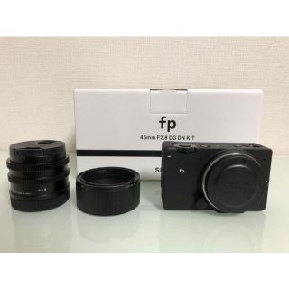 シグマ(SIGMA)の【オマケ多数】ほぼ新品 SIGMA fp レンズキット(ミラーレス一眼)