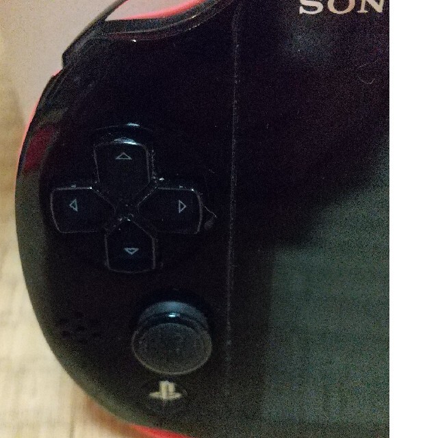 PlayStation Vita(プレイステーションヴィータ)のSONY PlayStationVITA 本体  PCH-2000 ZA15 エンタメ/ホビーのゲームソフト/ゲーム機本体(携帯用ゲーム機本体)の商品写真