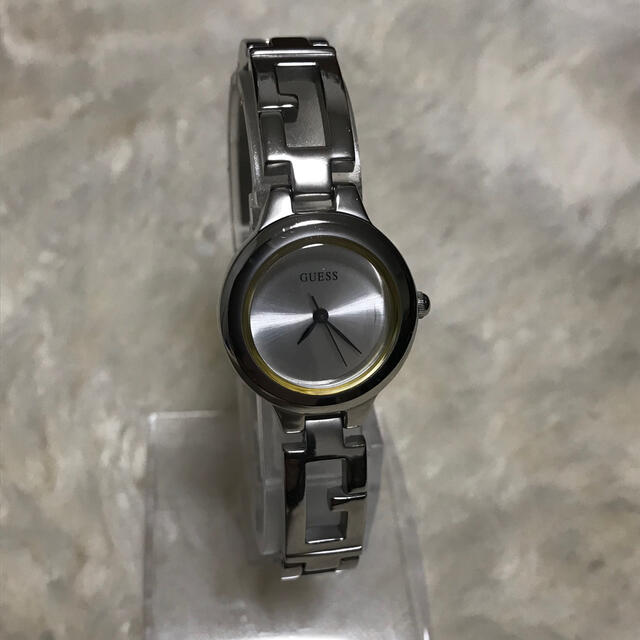 GUESS(ゲス)の商品：GUESS レディース腕時計（電池交換済） レディースのファッション小物(腕時計)の商品写真