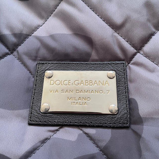 DOLCE&GABBANA(ドルチェアンドガッバーナ)のドルチェ&ガッバーナ　カモフラ　迷彩　ダウンベスト メンズのジャケット/アウター(ダウンベスト)の商品写真