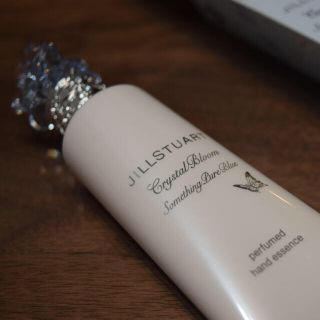 ジルスチュアート(JILLSTUART)の【値下げ】ジルスチュアート　ハンドクリーム　ハンドエッセンス(ハンドクリーム)