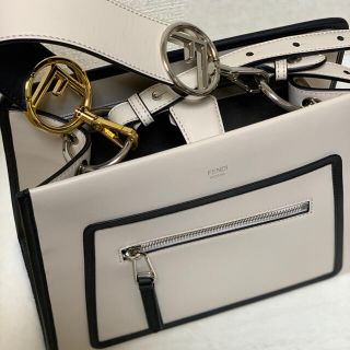 フェンディ(FENDI)のRUNAWAY SMALL(ハンドバッグ)