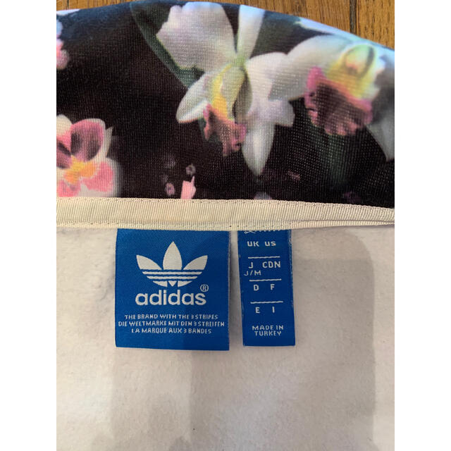 adidas(アディダス)の※やむ 様　専用　アディダス オリジナルス　花柄 ジャージ上　レディース レディースのジャケット/アウター(ブルゾン)の商品写真