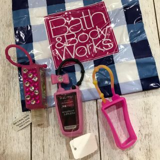 バスアンドボディーワークス(Bath & Body Works)のBath and bodyworks ハンドジェルホルダー3つセット(キーホルダー)