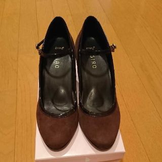 ジロ(GIRO)の最終お値下げ！新品！アシックス GIRO ストラップパンプス(ハイヒール/パンプス)