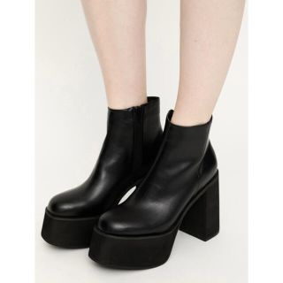 スライ(SLY)の本日限定値下げ！SLY CHUNK SOLE BOOTS(ブーツ)