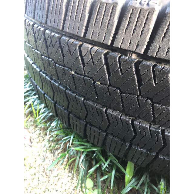 BRIDGESTONE(ブリヂストン)の175/65R15 VRX2 スタッドレス　アクア　フィット　４本　ノート 自動車/バイクの自動車(タイヤ・ホイールセット)の商品写真