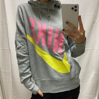 ナイキ(NIKE)のNIKE パーカー(パーカー)