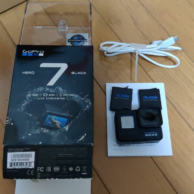 GoPro7 Hero BLACK + 2万円相当のおまけ付き