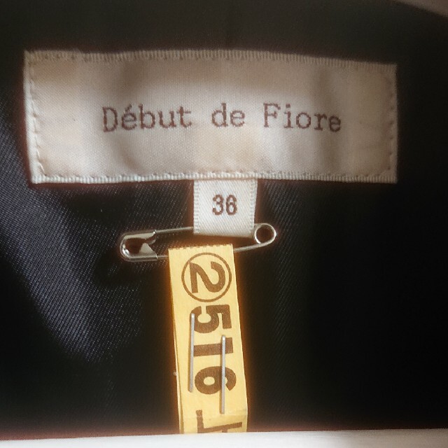 Debut de Fiore(デビュードフィオレ)のレッセパッセ アウター レディースのジャケット/アウター(ロングコート)の商品写真