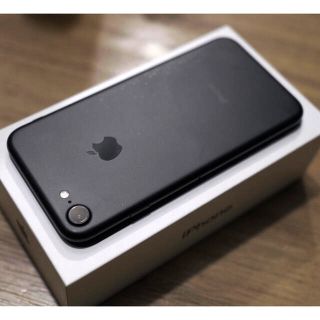アイフォーン(iPhone)のiPhone 7 128GB 黒 SIMロック解除済み(スマートフォン本体)