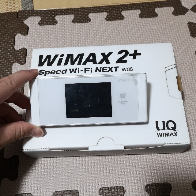 au(エーユー)のWiMAX2+　Wi-Fiルーター　W05 スマホ/家電/カメラのPC/タブレット(PC周辺機器)の商品写真