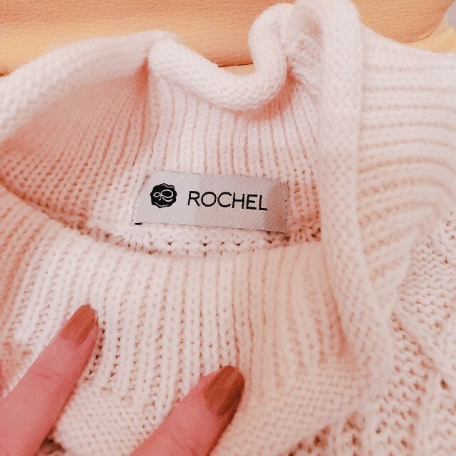 ROCHEL 　オフホワイト ループヤーンニット レディースのトップス(ニット/セーター)の商品写真