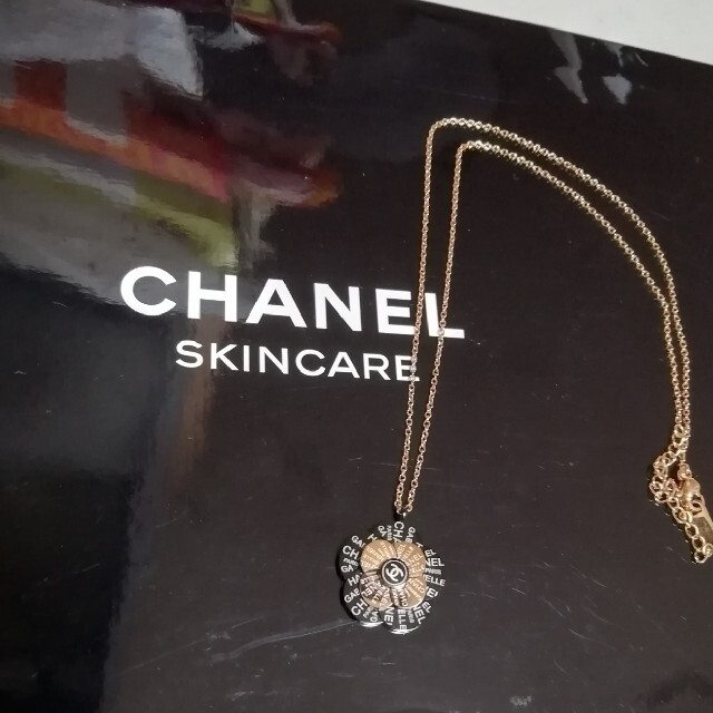 CHANEL(シャネル)の2点　専用です☆　CHANEL　シャネル　ネックレス　ノベルティ レディースのアクセサリー(ネックレス)の商品写真