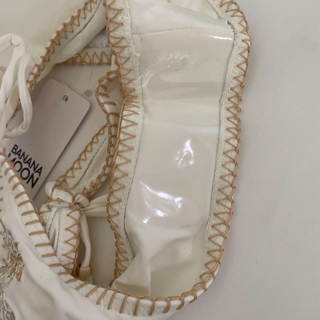 Victoria's Secret(ヴィクトリアズシークレット)のビクトリアシークレット　白ビキニ　新品 レディースの水着/浴衣(水着)の商品写真