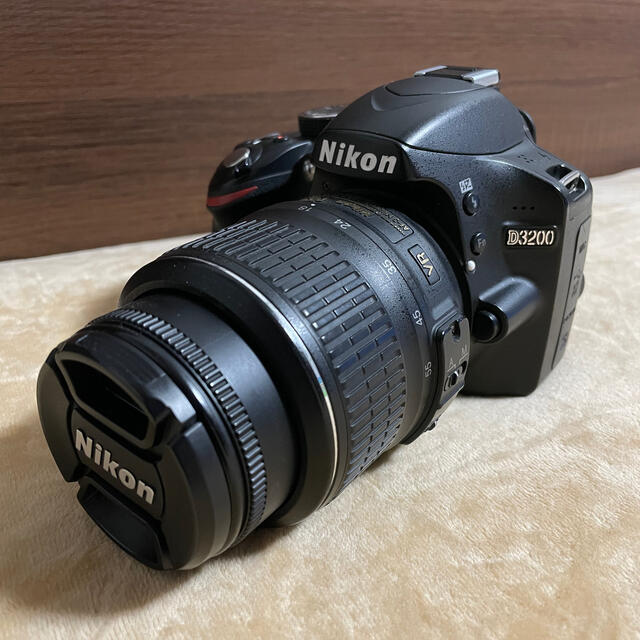 デジタル一眼✨小ぶりでカンタン本格的✨ベストセラー入門機✨ニコン NIKON D40