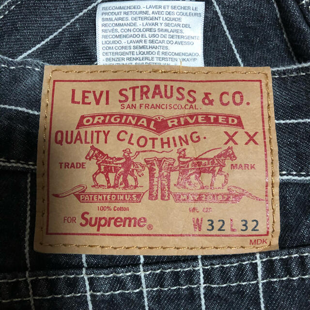 Supremeのlevilevi's supreme 550