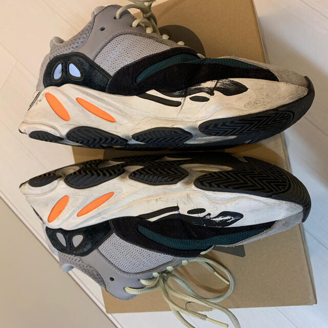 adidas(アディダス)の訳あり‼️adidas YEEZY BOOST 700  メンズの靴/シューズ(スニーカー)の商品写真