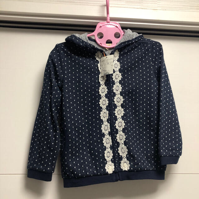 HusHush(ハッシュアッシュ)の新品　110cm ハッシュアッシュ　ドットパーカー キッズ/ベビー/マタニティのキッズ服女の子用(90cm~)(ジャケット/上着)の商品写真