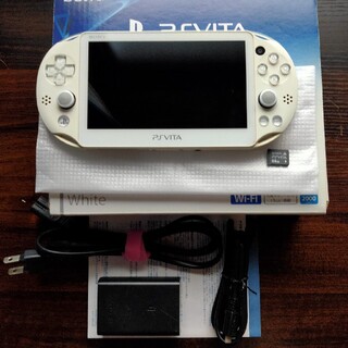 プレイステーションヴィータ(PlayStation Vita)のPS Vita本体 PCH-2000 ホワイト(純正メモリ64GB付き)(携帯用ゲーム機本体)