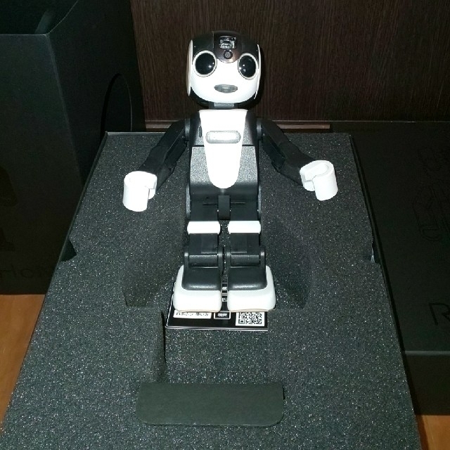 ロボホン  RoBoHoN  SHARP