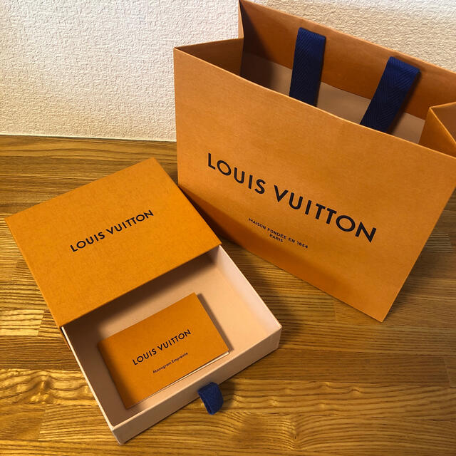 買取り実績 LOUIS VUITTON 紙袋