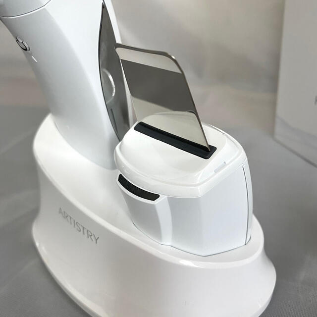 Amway(アムウェイ)の【未使用品】アーティストリー美顔器　ホームエステティシャンneo スマホ/家電/カメラの美容/健康(フェイスケア/美顔器)の商品写真