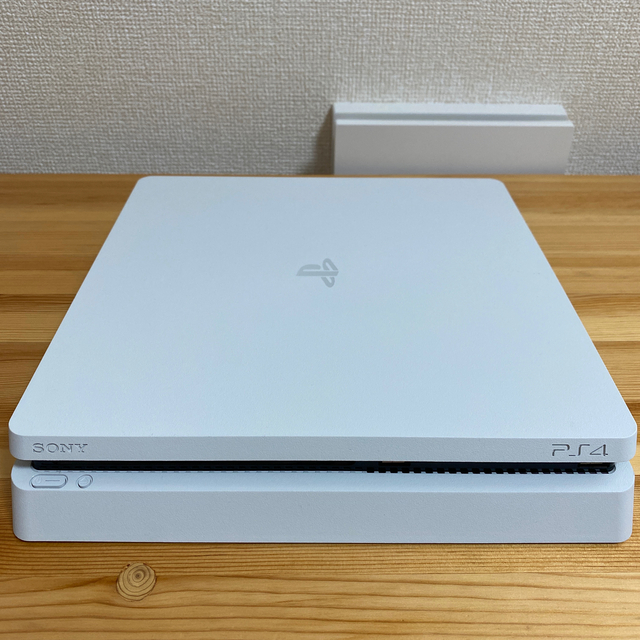 PlayStation4(プレイステーション4)の【erika様専用】SONY PlayStation4 本体 エンタメ/ホビーのゲームソフト/ゲーム機本体(家庭用ゲーム機本体)の商品写真