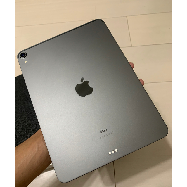 Apple(アップル)のiPad Pro 11 64G wifi スペースグレイ　ペンシル付き スマホ/家電/カメラのPC/タブレット(タブレット)の商品写真