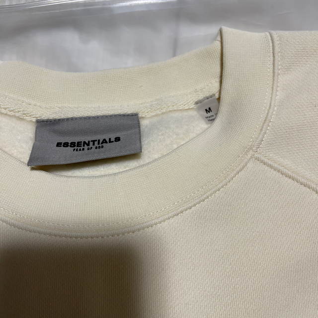 FEAR OF GOD(フィアオブゴッド)のFOG Essentials crew neck cream 2020ss メンズのトップス(スウェット)の商品写真