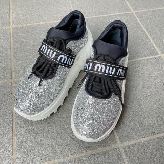 ミュウミュウ(miumiu)のm様専用♥︎値下げ！miu miu ♥︎ グリッタースニーカー(スニーカー)