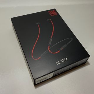 ビーツバイドクタードレ(Beats by Dr Dre)の美品　ほぼ未使用　BeatsX ワイヤレスイヤホン -Apple W1チップ(ヘッドフォン/イヤフォン)