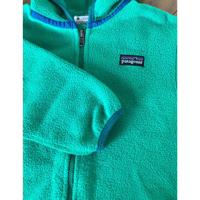 patagonia(パタゴニア)のパタゴニア patagonia フリースパーカー 3T  キッズ/ベビー/マタニティのキッズ服男の子用(90cm~)(ジャケット/上着)の商品写真