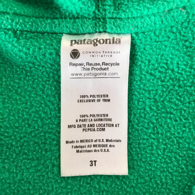 patagonia(パタゴニア)のパタゴニア patagonia フリースパーカー 3T  キッズ/ベビー/マタニティのキッズ服男の子用(90cm~)(ジャケット/上着)の商品写真