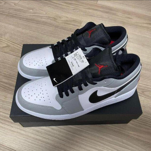 絶賛】 NIKE AIR JORDAN 1 LOW SMOKE GRAY 26.5 -スニーカー