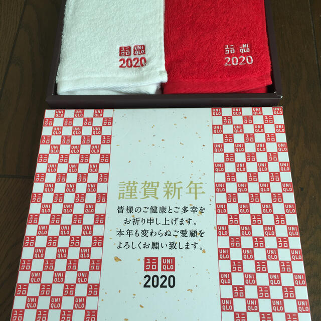 UNIQLO(ユニクロ)のユニクロ 紅白タオル インテリア/住まい/日用品の日用品/生活雑貨/旅行(タオル/バス用品)の商品写真